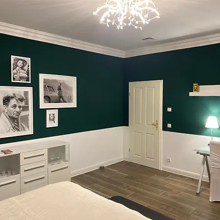 Eifel Hills アパート